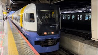 JR東日本255系が尾灯から前照灯に切り替える瞬間