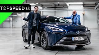 Záporné emisie? TOYOTA MIRAI jazdí na vodík a vypúšťa vodnú paru