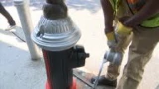NYC residents keep cool with fire hydrants