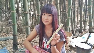 สาวข้าวหลามน้ำอ้อยต้มไทใหญ่บ้านท่าข่อย Tai Yai girl sweet rice in bamboo