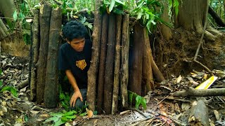 BUILDING COMPLETE AND WARM SURVIVAL SOLO Bushscraft mebuat bivak di tangah hutan #survival C&JSurviv