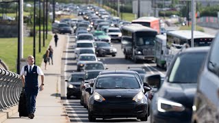 Frustration, despair at Montreal airport amid road traffic woes