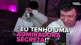 🚨🎁💞 ARUAN RECEBEU UM PRESENTE DE UMA ADMIRADORA SECRETA! - Cortes do Aruan