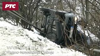 Nesreća na auto-putu, troje povređeno