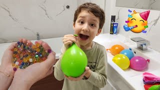 Eylül ve Poyraz Su Maymuncuğu Dolu Renkli Balonların İçine Su Doldurup Balonları Patlattı | fun kids