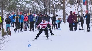 Jēkabpils Mežaparkā iedzīvotāji bauda ziemas priekus Sniega dienā