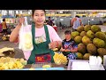 disassembling jackfruit the world s largest tropical fruit simummuang market 🇹🇭🍐😋