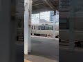 20231104 神戸貨物ターミナル駅　三連休中日でもフォークリフトはお仕事中　新快速と並走、大阪方面普通とすれ違う