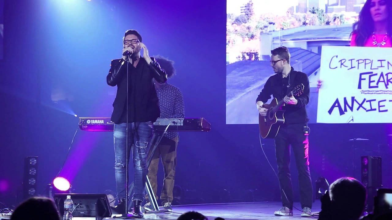 Danny Gokey - Hope In Front Of Me (Live) - YouTube