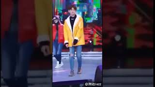 Bai Jing Ting 白敬亭 dancing on Happy Camp BTS