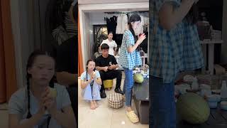 不管什么时候妹妹都会保护好姐姐的#shorts #姐妹 #双胞胎