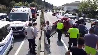 Kaza yapan araçta sıkışan sürücü ölümden döndü!