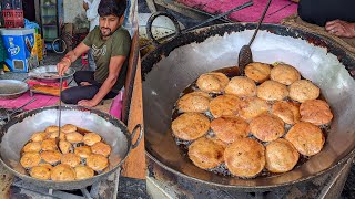 Agra's Most Famous Kachori/Spicy Kachori Aloo/2 Piece \u0026 Gravy Rs. 50 Only/Indian Street Food