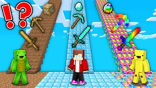 JJ RICH vs Mikey POOR vs Banana Kid RAINBOW STAIRS Battle in Minecraft Maizen!