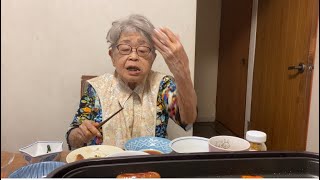 97歳長寿の秘訣？レシピ341  いつもに増して高速箸運び