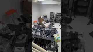 Polícia acha 152 armas escondidas em bunker na casa de CAC em SP; assista