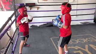 Back after a year…1st Round #boxing#kidsboxing#sparring#fighter