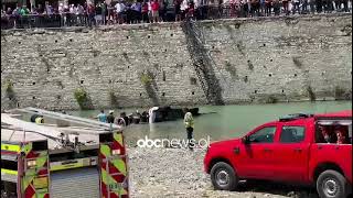 Makina bie në lumin Osum në Berat, brenda nëna dhe fëmija | ABC News Albania