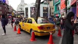 2015.10.10 台北市西門町 遊戲第一神箭 裝置廣告計程車