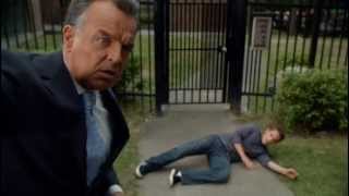 Ray WIse as The Devil - Reaper S02E02 Part 2 - Devil kills a demons