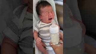 Newborn 16 days old baby drinking milk / 신생아 생후 16일 아기 수유