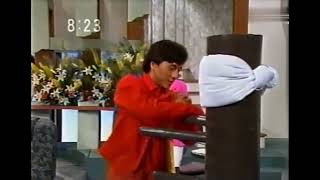 Jackie Chan in a show playing with Wing Chun | Jackie Chan rare videos | #jackiechan