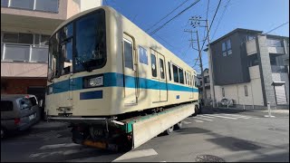 小田急8000形8055F×4新宿方クハ8055（10号車）廃車に伴う陸送搬出