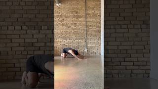 Looking for a quick beginner Flow to practice? Follow along with #AnimalFlow Master Instructor Rosh!