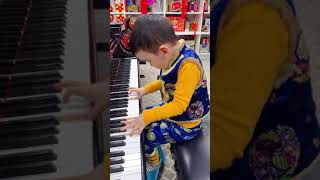 4 years old Dandan play Impossible Task 不可能完成的任务