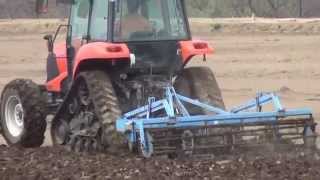 Cultivate of paddy field 水田を耕す