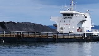 Loading and Transforting Gravel and Sand by Ship