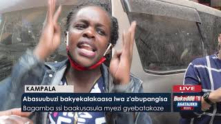 Agataliikonfuufu:     Abasubuuzi bakyekalakaasa lwa za bupangisa.