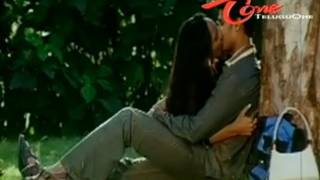 Ali Shows Lovers Hot Scenes In Park - Telugu Comedy