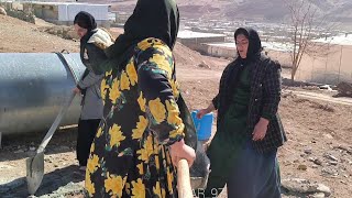 Khadijah, Zainab and Masoumeh together and cooperating in the construction stages