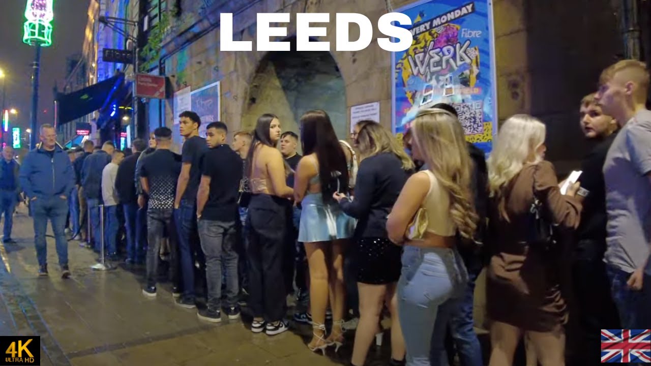 LEEDS CITY WALK TOUR NIGHTLIFE - YouTube