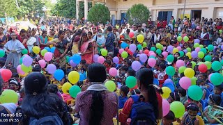 കുഞ്ഞു കുരുന്നുകൾ ആദ്യമായി സ്കൂളിലേക്ക്