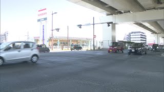 福岡市西区で交差点で右折車に驚いて転倒のバイクの後続車にひかれ男性がの重体