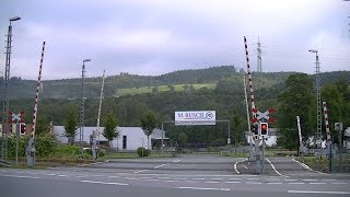 Spoorwegovergang Bestwig (D) // Railroad crossing // Bahnübergang