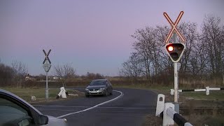 Spoorwegovergang Hatvan (H) // Railroad crossing // Vasúti átjáró