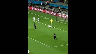 Iker Casillas super double save