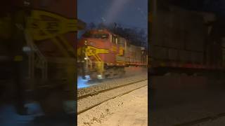 (sorry for slight audio cut) BNSF 6637 ES44C4 leads CSX B115 w/ BNSF 783 Dash9 (Warbonnet) at MP.29