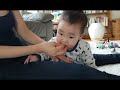 아기새빵떡 치즈 따라다니는 8개월 아기 baby eating slice cheese for the first time