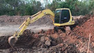 Komatsu Pc 70-7 ขุดสระ ดินเหนียวมาก