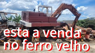 vende escavadeira funcionando no ferro velho