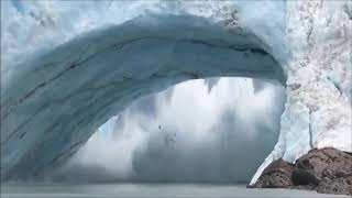 Les images impressionnantes de l'effondrement d'un glacier en Argentine
