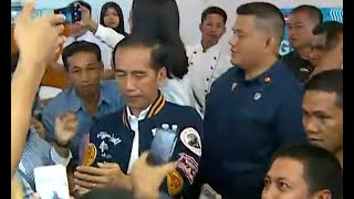 Blusukan dan Belanja di Mal, Presiden Jokowi Belanja Kaos Diskon