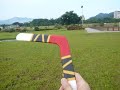 強化版入門標準型回力標 enhanced standard boomerang 左手拿camera 右手丟回力標