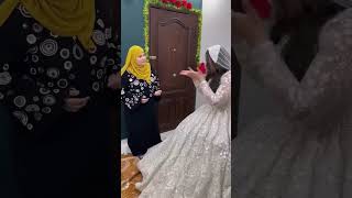 شوف العريس شلون كسر الماسحة لان العروس مكانسة البيت 😒😂