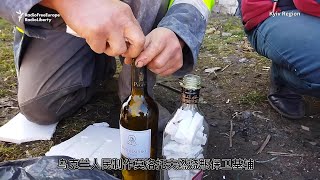 乌克兰人民制作莫洛托夫燃烧瓶保卫基辅