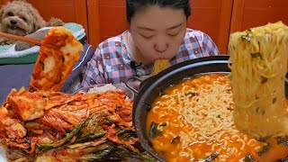 너구리 라면에 밥말아서 탕수육,김장김치 먹방 (단무지무침도있어요)Eating show with Spicy ramen  MUKBANG